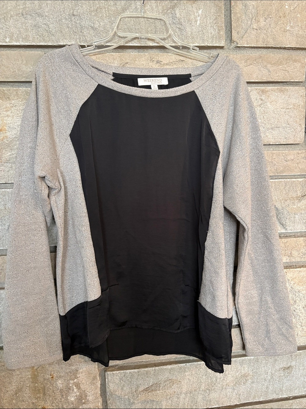 Ellen Tracy Black & Light Gray metallic Raglan Sweatshirt